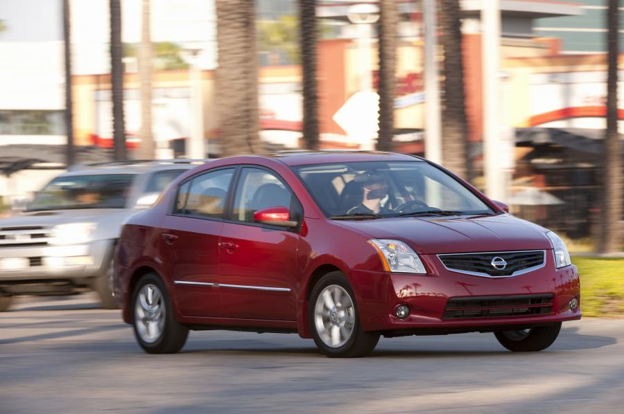  Nissan Sentra 2010 года  (фото 50 из 68)